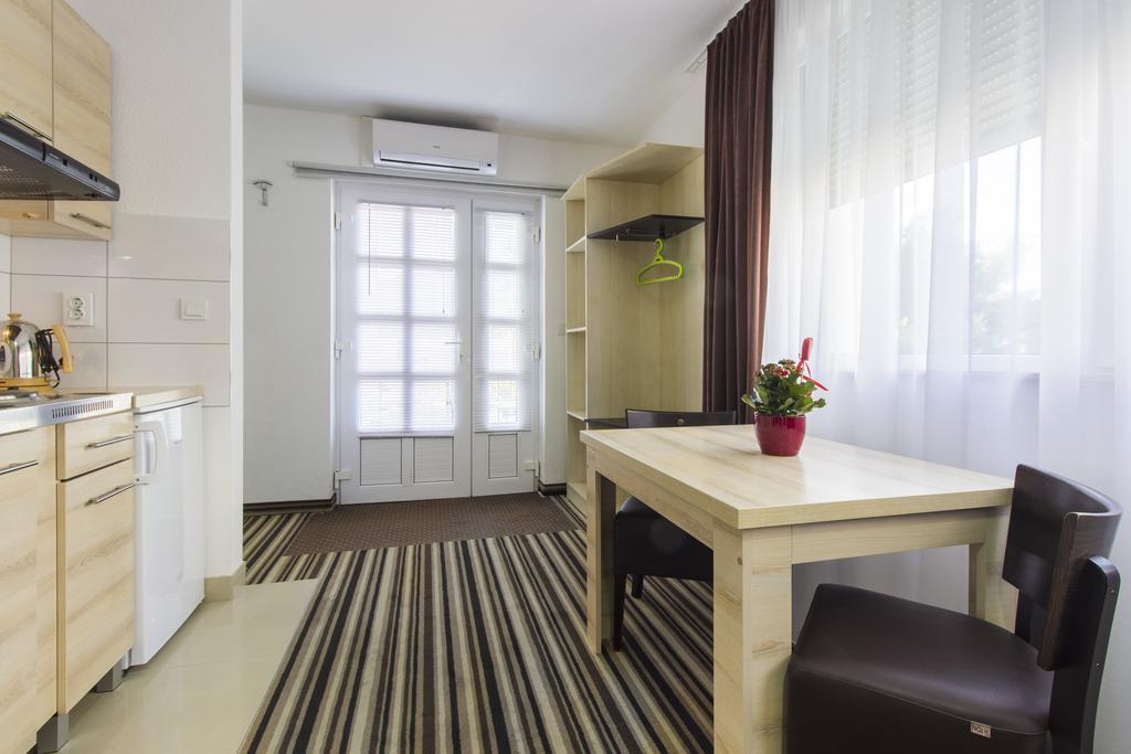 Parkcity Rooms Šibenik Esterno foto