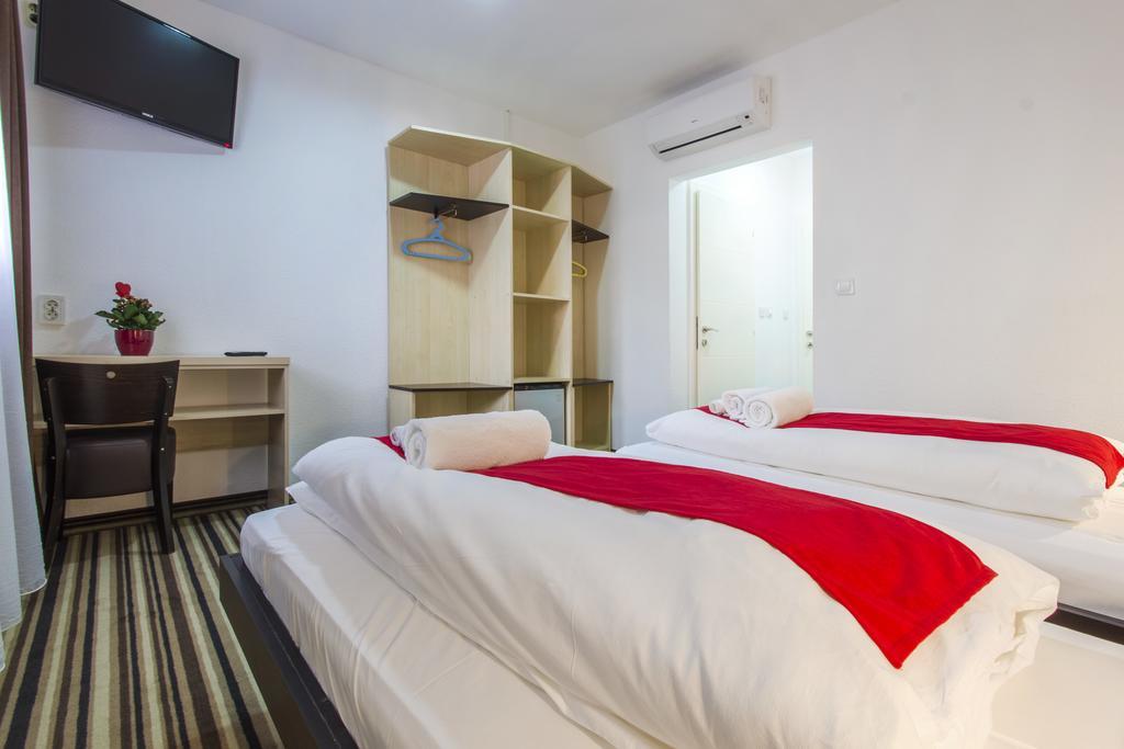 Parkcity Rooms Šibenik Esterno foto