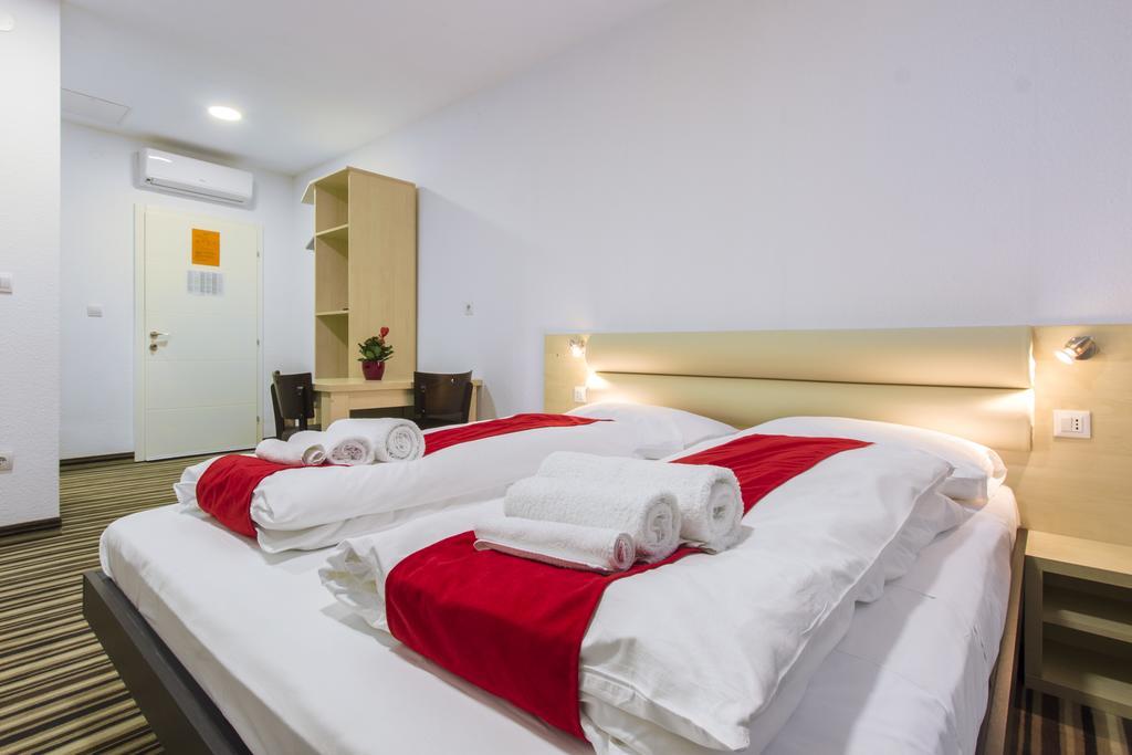 Parkcity Rooms Šibenik Esterno foto