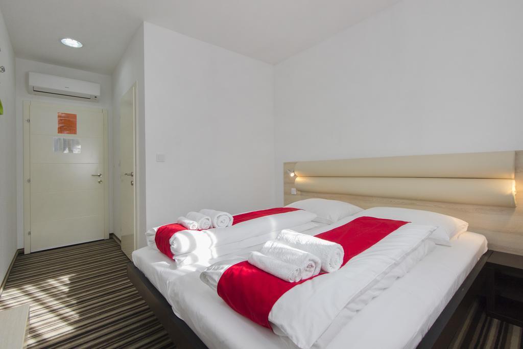 Parkcity Rooms Šibenik Esterno foto