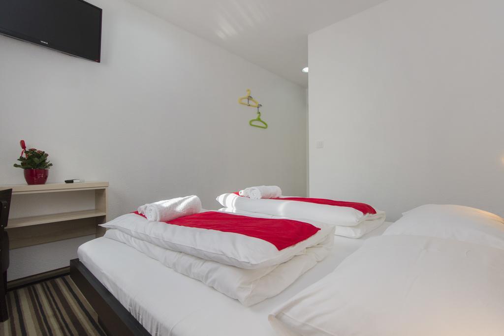 Parkcity Rooms Šibenik Esterno foto