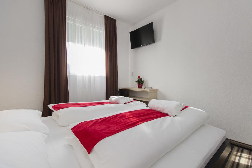 Parkcity Rooms Šibenik Esterno foto