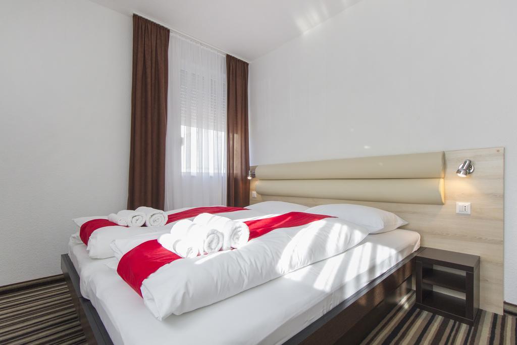 Parkcity Rooms Šibenik Esterno foto